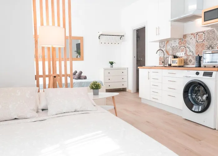 Estudio Jacuzzi Con Encanto En Triana